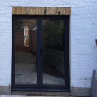 Svart ál franska hurðir